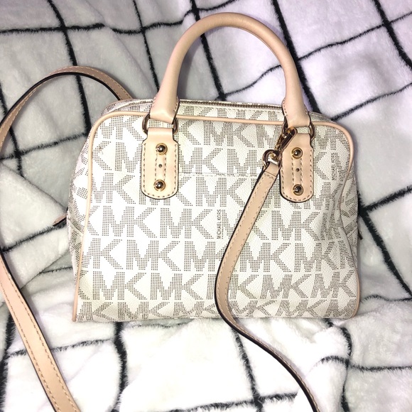 Michael Kors purse - Picture 5 of 8